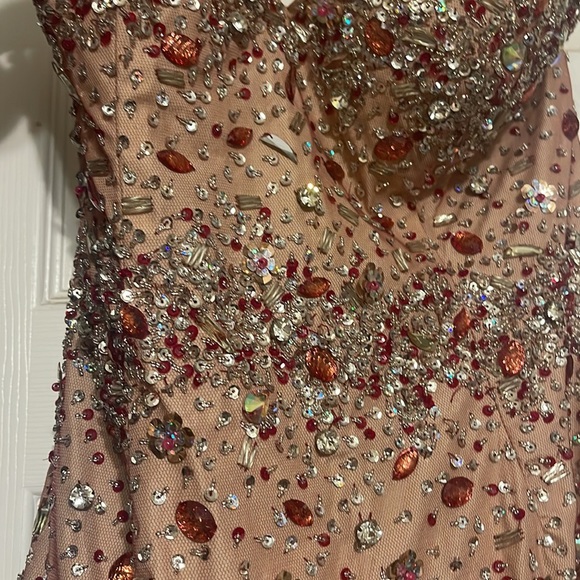 Red mermaid/drop waist style prom dress - Picture 2 of 6